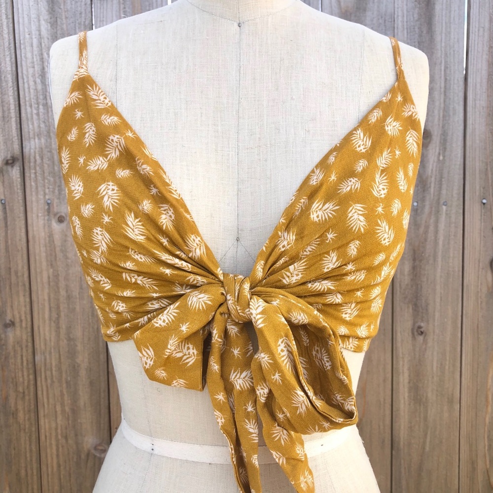 Botanic Printed Crop Top - Picture 7 of 8